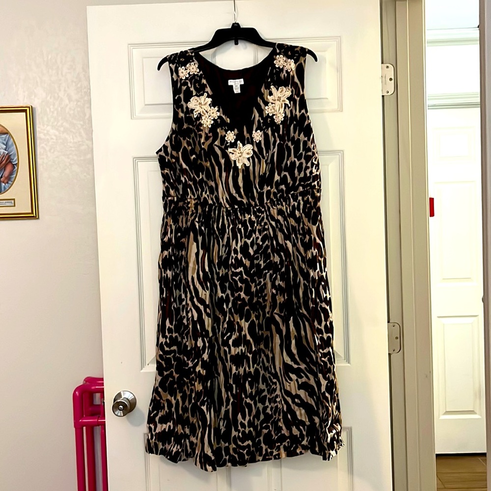 WOMEN’S PLUS SIZE SLEEVELESS ELASTIC WAIST DRESS : SIZE 24W